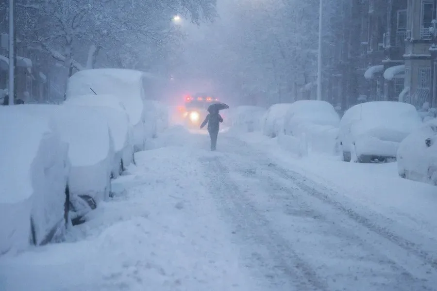 Tormenta histórica paraliza el noreste de EEUU; Nueva York bajo nevada récord