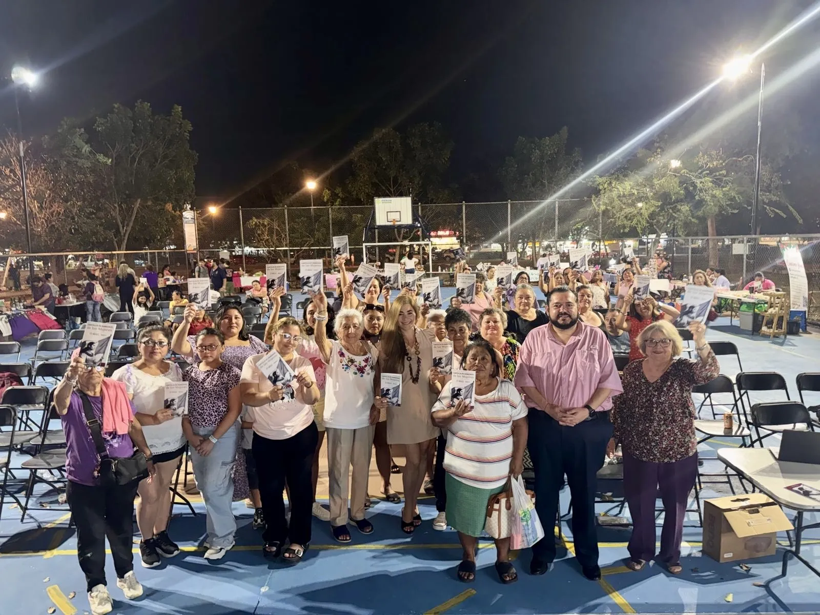 Bayardo Ojeda conmemora el Día de la Mujer con encuentro ciudadano en el Distrito 8