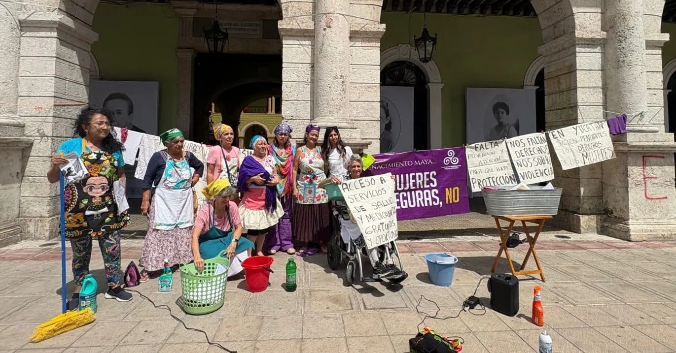 “Nos faltan derechos, nos sobra violencia”: mujeres denuncian deudas del Estado frente al Palacio de Gobierno