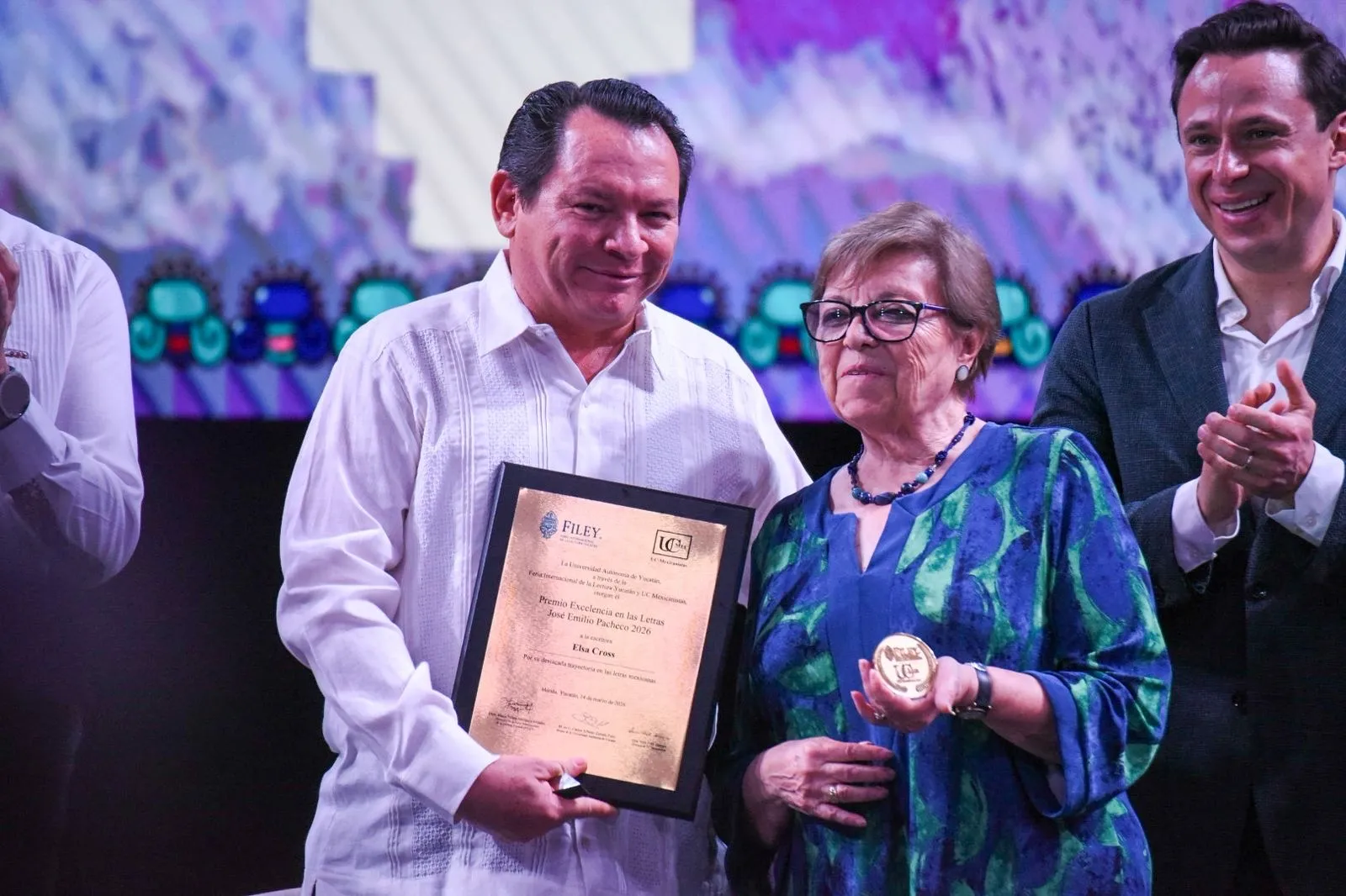 Elsa Cross llama a acercar el arte a los jóvenes en medio de violencia y narcisismo digital