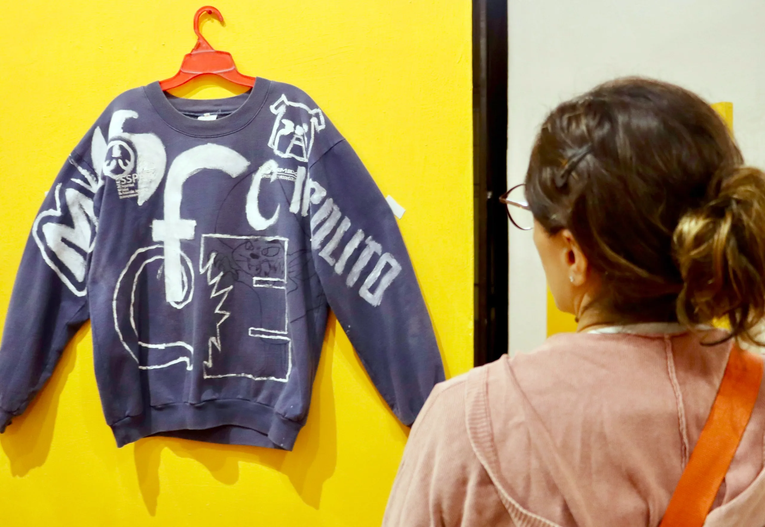 Sedeculta revisita memoria visual de los años noventa con exposición en el Centro Contemporáneo del Mayab