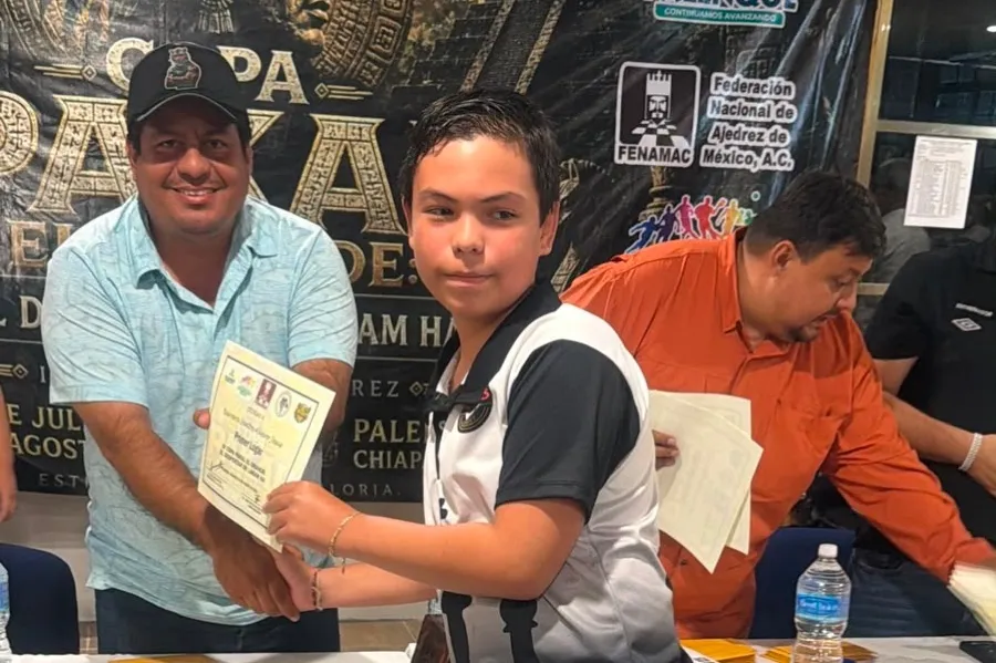 Joven yucateco conquista el primer lugar en la IV Copa Pakal el Grande de ajedrez