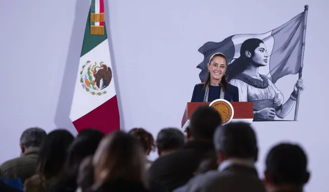 A partir del 3 de noviembre entra en vigor regulación del uso de celulares en escuelas: Claudia Sheinbaum