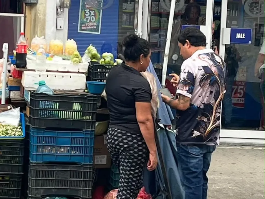 Señalan presunto cobro semanal a vendedores de Ciudad Caucel