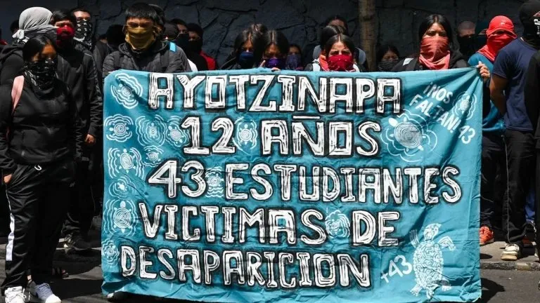 Claman justicia en Yucatán por los normalistas desaparecidos en Ayotzinapa