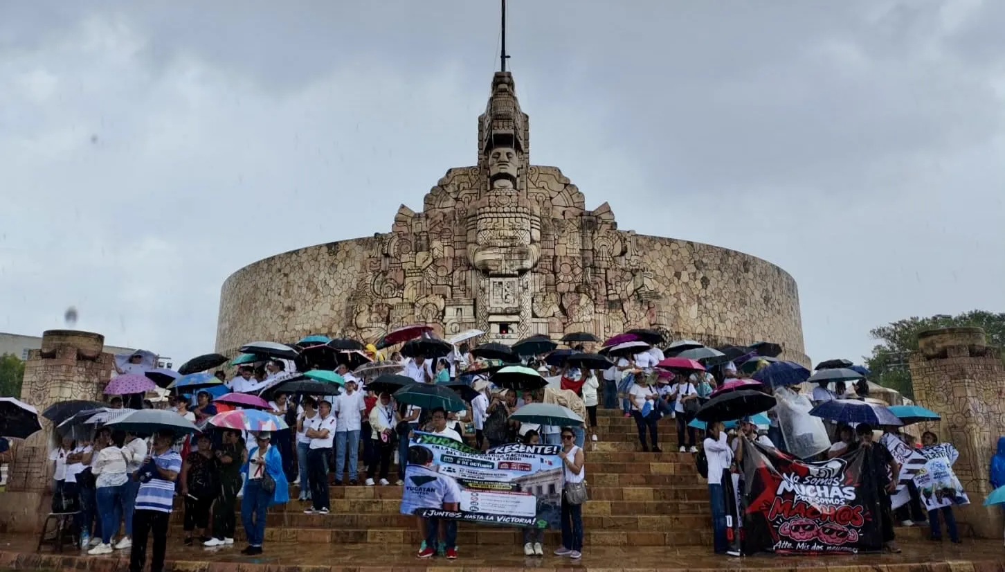 Trabajadores del IMSS protestan en Mérida; exigen aumento salarial y más insumos