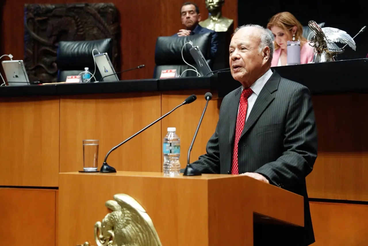 Propone el PT impedir que menores de 13 años utilicen redes sociales