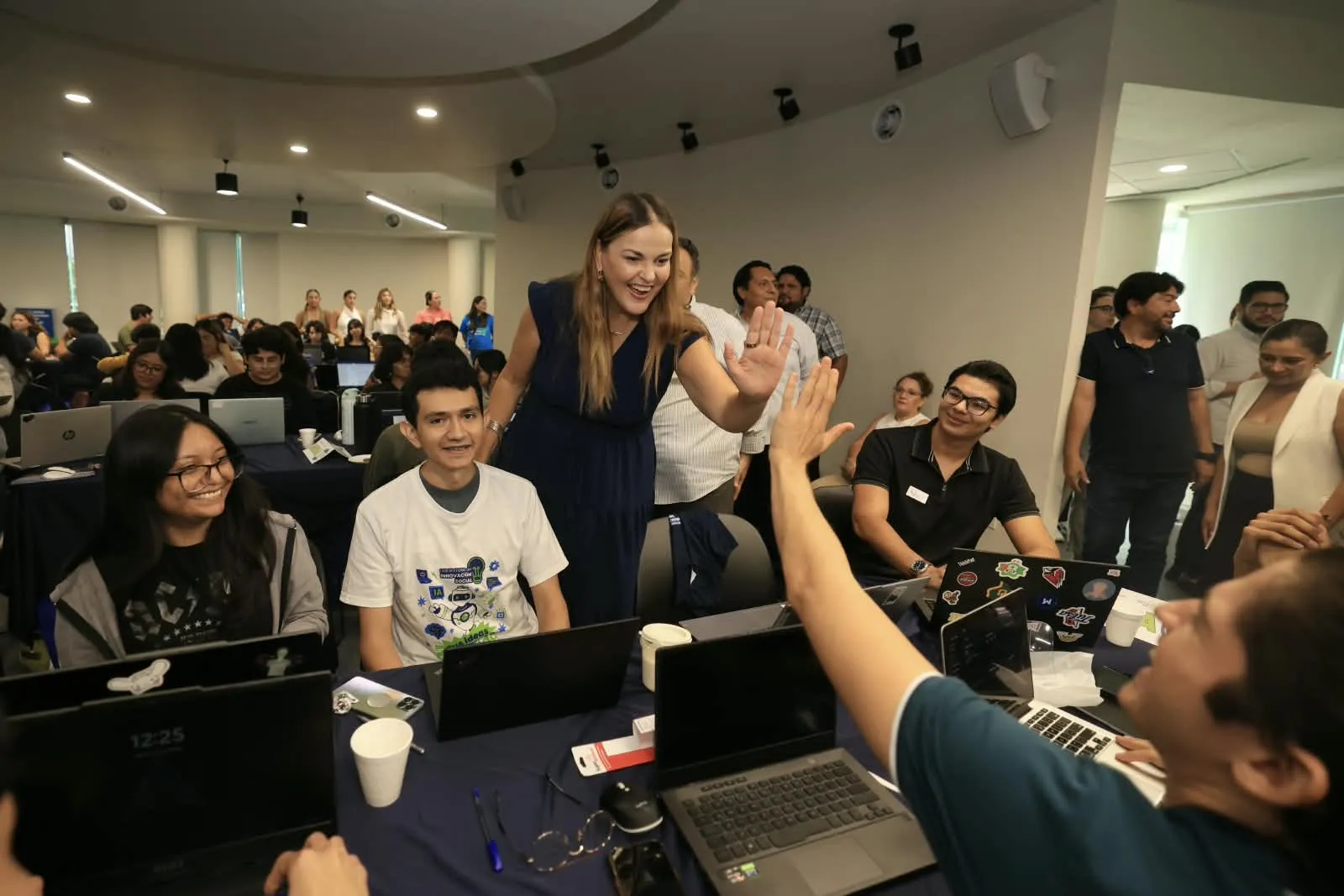 Mérida impulsa proyectos juveniles con inteligencia artificial para mejorar los servicios públicos